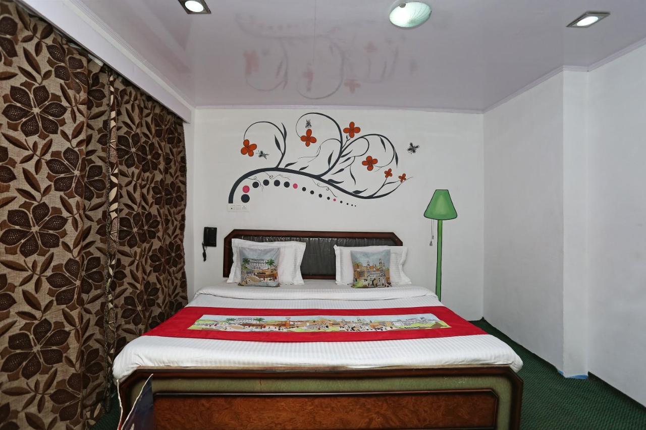 Oyo Flagship Hotel Palace Pahalgam Exterior photo